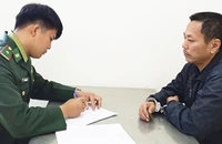Bộ đội biên phòng Quảng Bình lấy lời khai của Nguyễn Văn Biên.
