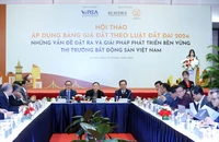 Các đại biểu, chuyên gia tham dự hội thảo. 