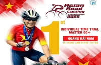 Cua-rơ Hoàng Hải Nam giành Huy chương Vàng với chiếc xe được Ban tổ chức cung cấp.