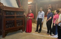 Giới thiệu về giá trị của các mộc bản tại chùa Vĩnh Nghiêm (Bắc Giang).