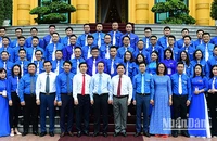 Chủ tịch nước Võ Văn Thưởng cùng đại diện lãnh đạo Trung ương Đoàn, Đảng ủy, Đoàn thanh niên Khối các cơ quan Trung ương và các đại biểu dự Liên hoan.
