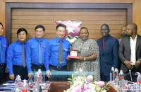 Đại diện Trung ương Đoàn và Đoàn công tác Cơ quan Lập pháp tỉnh Gauteng (Nam Phi) tại buổi tiếp.