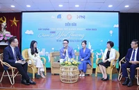 Gia đình hot Tiktoker MC Đức Bảo – Phương Thảo tham gia Diễn đàn.