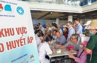 Đông đảo người dân Thủ đô đến với Hành trình từ sáng sớm.