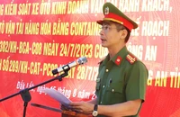 Đại tá Trần Bình Hưng, Phó Giám đốc Công an tỉnh Đắk Lắk phát biểu giao nhiệm vụ tại lễ ra quân.