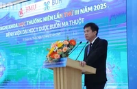 Bác sĩ chuyên khoa II Võ Minh Thành, Giám đốc Bệnh Viện Đại học Y Dược Buôn Ma Thuột phát biểu khai mạc hội nghị.