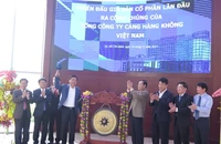 Bộ trưởng GTVT Đinh La Thăng phát lệnh phiên đấu giá cổ phiếu ACV lần đầu ra công chúng.