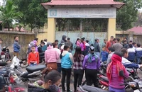 Trường tiểu học Văn Môn, nơi xảy ra vụ việc rơi lan can tầng hai khiến hàng chục học sinh bị thương.