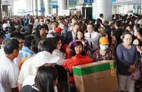 Sân bay Tân Sơn Nhất nhiều thời điểm rơi vào tình trạng quá tải.