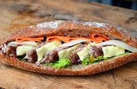 Bánh mì Việt Nam và những khúc biến tấu