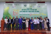 Các đại biểu trong nước và quốc tế dự họp báo Liên hoan Ẩm thực quốc tế 2024 tại Hà Nội.