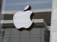 Biểu tượng Apple tại một cửa hàng ở Washington, D.C. (Mỹ). (Ảnh: AFP/TTXVN)