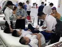Học sinh Tiểu học và Trung học cơ sở Nha Trang nhập viện vì ngộ độc.