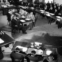 Hiệp định Geneva (7/1954) là điểm kết thúc vẻ vang cuộc kháng chiến trường kỳ, gian khổ kéo dài chín năm (1945-1954) của quân dân ta. Ảnh: Tư liệu TTXVN 