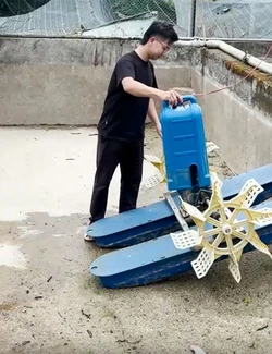 Nguồn nước suối đang cạn kiệt khiến nhiều hộ nuôi cá nước lạnh tại xã Rô Men, huyện Đam Rông, Lâm Đồng lo lắng.