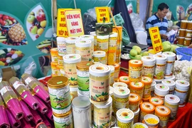 Các sản phẩm OCOP tiêu biểu được trưng bày tại Tuần hàng quảng bá nông sản Hà Nội và các tỉnh, thành phố 2023. (Ảnh: Nhật Quang)