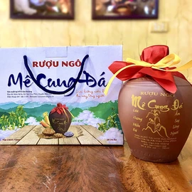 Rượu ngô Mê Cung Đá