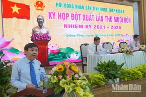 Phó Bí thư Thường trực Tỉnh ủy, Chủ tịch Hội đồng nhân dân tỉnh Đồng Tháp Phan Văn Thắng phát biểu tại kỳ họp. (Ảnh: HỮU NGHĨA)