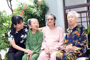 Ðà Nẵng hiện chăm sóc, phụng dưỡng 145 Bà mẹ Việt Nam Anh hùng.