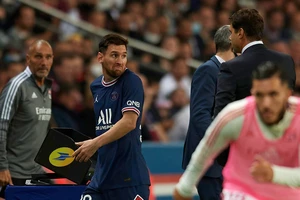 Phản ứng khó hiểu của Messi với Pochettino khi bị thay ra phút 76. (Ảnh: Getty Images) 