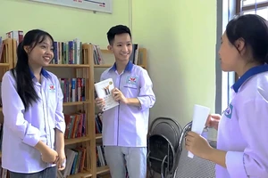 Phần thi giới thiệu sách của học sinh Trường THPT Mộc Lỵ, tỉnh Sơn La.