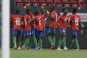 Các cầu thủ Gambia ăn mừng chiến thắng trước Mauritania. (Ảnh: beIN Sports)