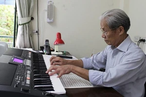 Nhạc sỹ Nguyễn Tài Tuệ. (Ảnh: Vietnam+)