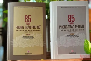 Bộ sách “85 năm phong trào phụ nữ Thành phố Hồ Chí Minh (1930-2015)”.