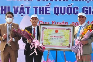 Trao bằng chứng nhận Di sản văn hóa phi vật thể cấp quốc gia Lễ hội Bà Thu Bồn.