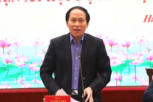 Ông Lê Tiến Châu, Ủy viên Trung ương Đảng, Phó Chủ tịch-Tổng Thư ký Ủy ban Trung ương Mặt trận Tổ quốc Việt Nam.