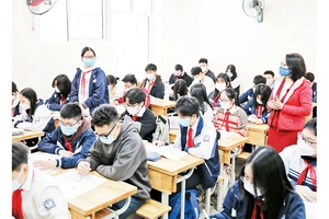 Giờ ôn tập của học sinh lớp 9 Trường THCS Ngọc Lâm, quận Long Biên. (Ảnh THANH TÙNG)