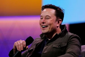 Tỷ phú Elon Musk phát biểu tại 1 sự kiện ở Los Angeles, California, Mỹ, ngày 13/6/2019. (Ảnh: Reuters)