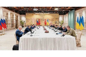 Đàm phán giữa Nga và Ukraine tại Istanbul, Thổ Nhĩ Kỳ ngày 29-3. Ảnh: REUTERS