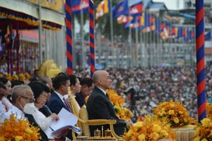 Lễ khai mạc diễn ra dưới sự chủ trì của Quốc vương Campuchia Norodom Sihamuni.