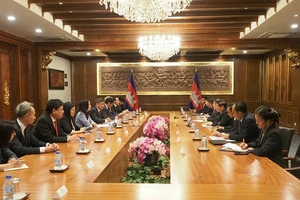 Thứ trưởng Ngoại giao Lê Thị Thu Hằng chào xã giao Quốc vụ khanh thường trực Bộ Ngoại giao và Hợp tác quốc tế Campuchia Sea Kosal.
