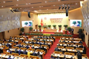 Quang cảnh Kỳ họp thứ 14, Hội đồng nhân dân Thành phố Hà Nội sáng 5/12. (Ảnh: DUY LINH)