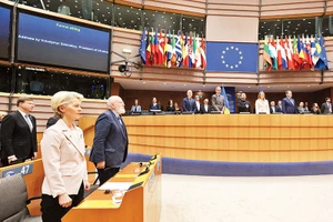 Phiên họp toàn thể của Nghị viện châu Âu với sự góp mặt của Tổng thống Ukraine Volodymyr Zelensky tại Bỉ ngày 9/2/2023. Ảnh | Reuters