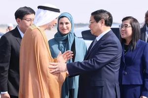 Lễ tiễn Thủ tướng Phạm Minh Chính và Phu nhân kết thúc chuyến tham dự Hội nghị COP28 tại UAE. (Ảnh: Dương Giang/TTXVN)