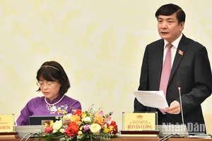 Tổng Thư ký Quốc hội Bùi Văn Cường phát biểu tại họp báo công bố kết quả Kỳ họp thứ 6, Quốc hội khóa XV. (Ảnh: THỦY NGUYÊN) 