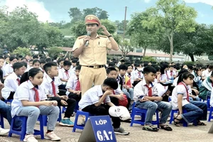 Công an thành phố Lai Châu tổ chức tuyên truyền phổ biến pháp luật tại các trường học trên địa bàn.