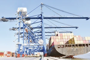 Dự báo kim ngạch xuất nhập khẩu năm 2022 sẽ đạt kỷ lục mới với khoảng 780 tỷ USD (ảnh chụp tại cảng Lạch Huyện, Hải Phòng). Ảnh | TRẦN HẢI