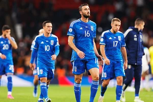 Nỗi buồn của các cầu thủ Italia sau khi thua đội tuyển Anh 1-3 tại vòng loại EURO 2024.