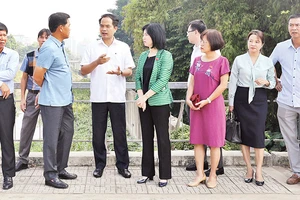 Lãnh đạo Hội đồng nhân dân thành phố Hà Nội giám sát dự án hệ thống xử lý nước thải Yên Xá.