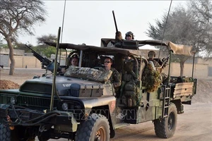 Binh sĩ Pháp tuần tra tại thị trấn Diffa, Niger. Ảnh tư liệu: AFP/TTXVN
