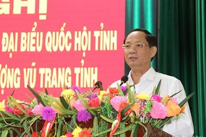 Phó Chủ tịch Quốc hội Trần Quang Phương phát biểu tại buổi tiếp xúc cử tri chuyên đề với Hội Cựu chiến binh và lực lượng vũ trang tỉnh Quảng Ngãi. 