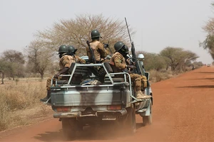 Quân đội Burkina Faso tuần tra tại khu vực Sahel. (Ảnh: Reuters)