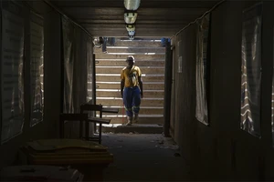 Hơn 500 công nhân mỏ bị bắt làm con tin ở Nam Phi