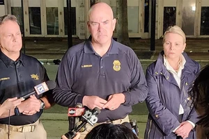 Cảnh sát trưởng Tampa Lee Bercaw cung cấp thông tin về vụ đấu súng. Ảnh: Cảnh sát thành phố Tampa