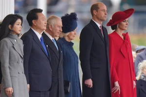 Tổng thống Hàn Quốc Yoon Suk Yeol cùng với Nhà vua Anh Charles III trong chuyến thăm thăm cấp nhà nước tới Anh. (Ảnh: Royal.uk)