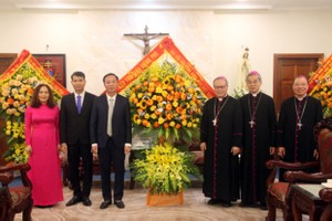Đại diện Ban Tôn giáo Chính phủ thăm và chúc mừng Đại hội Hội đồng Giám mục Việt Nam lần thứ XV.